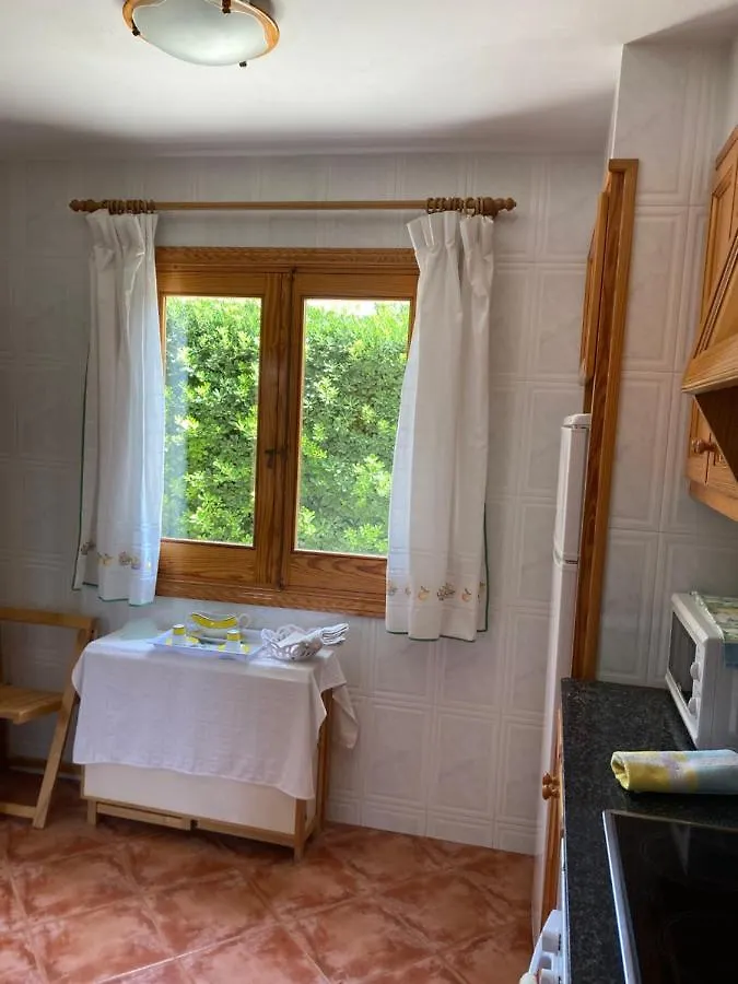 Beautiful Villa & Swimming Pool In Cala Blanca 0*, 卡拉布兰卡
