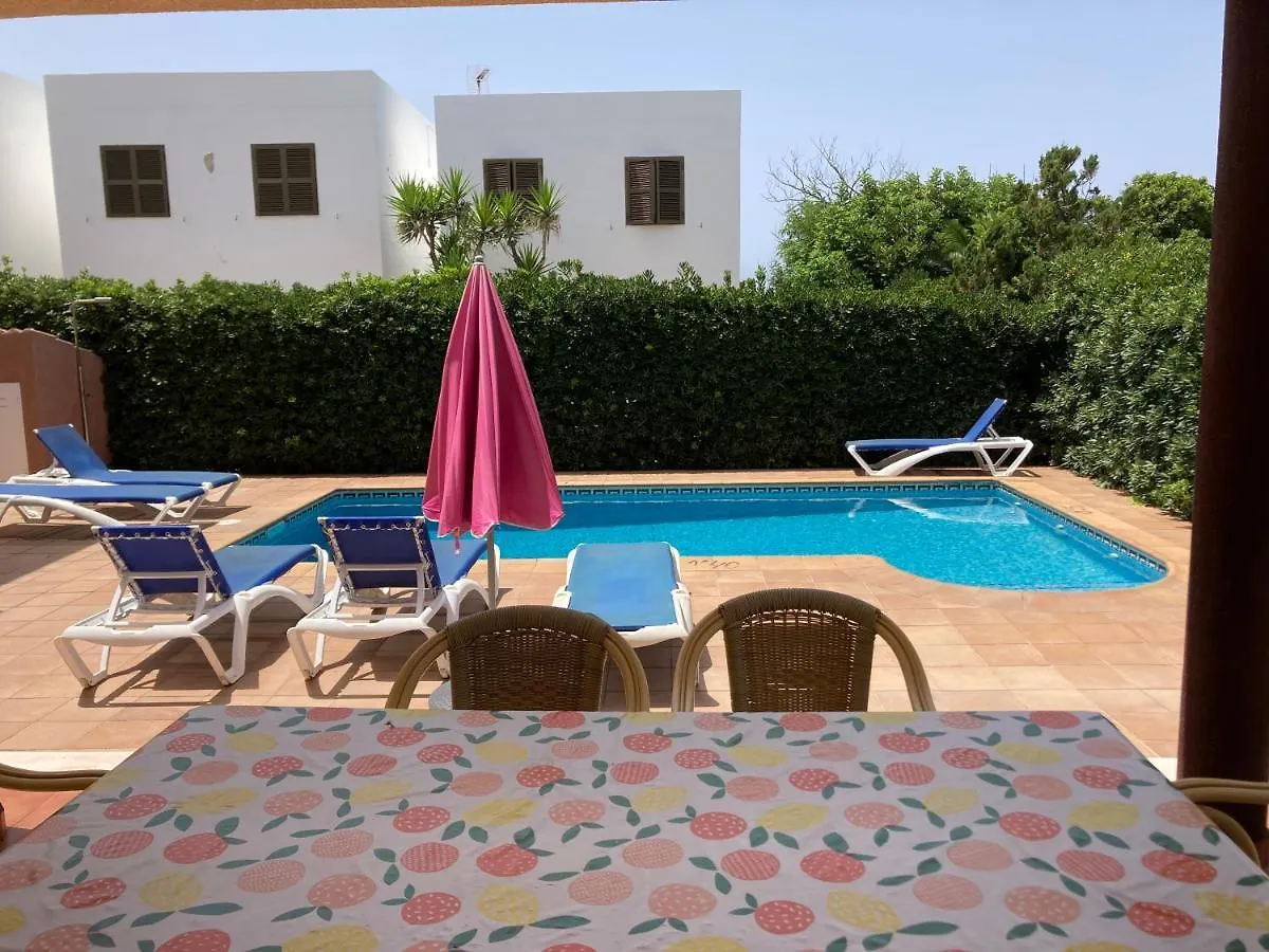 Beautiful Villa & Swimming Pool In Cala Blanca 0*, 卡拉布兰卡