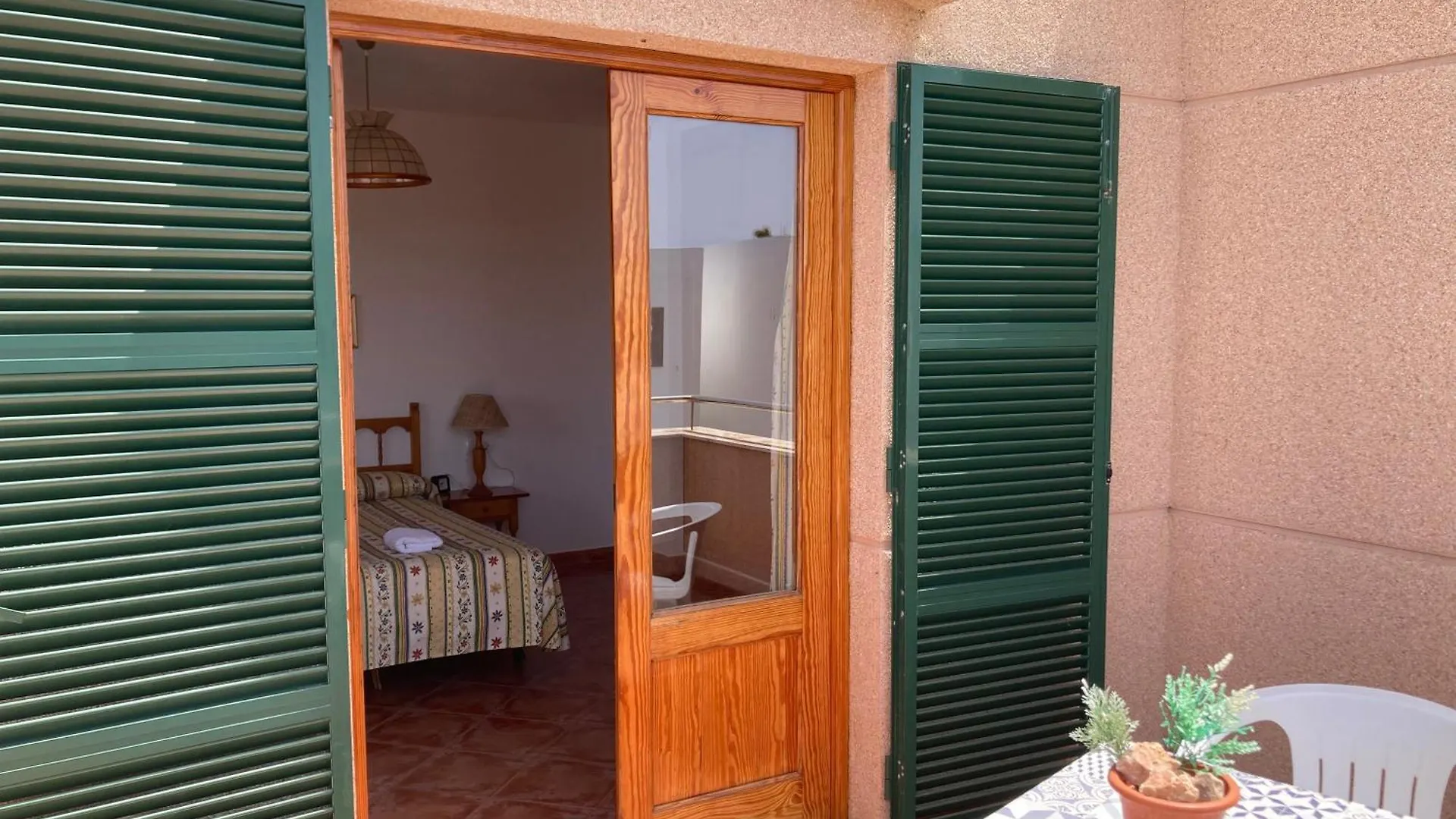 Beautiful Villa & Swimming Pool In Cala Blanca 0*, 卡拉布兰卡 西班牙