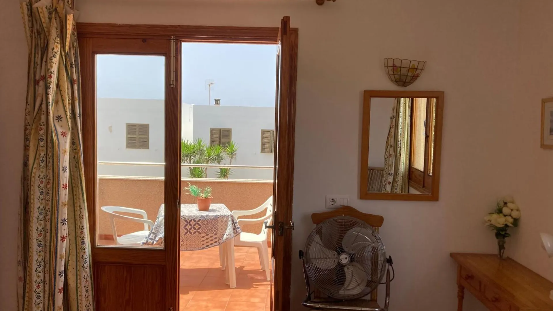 Beautiful Villa & Swimming Pool In Cala Blanca 度假居 卡拉布兰卡