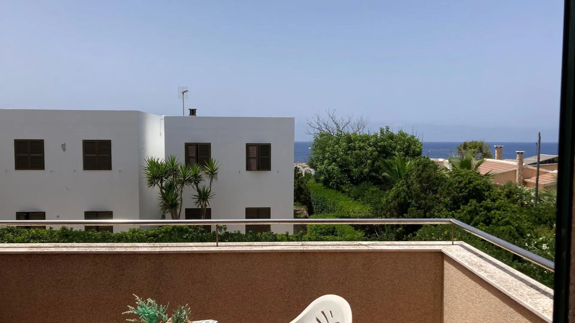 Beautiful Villa & Swimming Pool In Cala Blanca 卡拉布兰卡