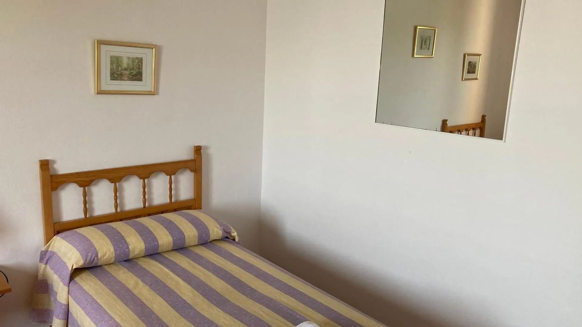 Beautiful Villa & Swimming Pool In Cala Blanca 度假居